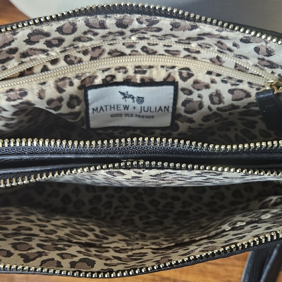 Mathew + Julian Classic Crossbody Purse - Picture 5 of 8